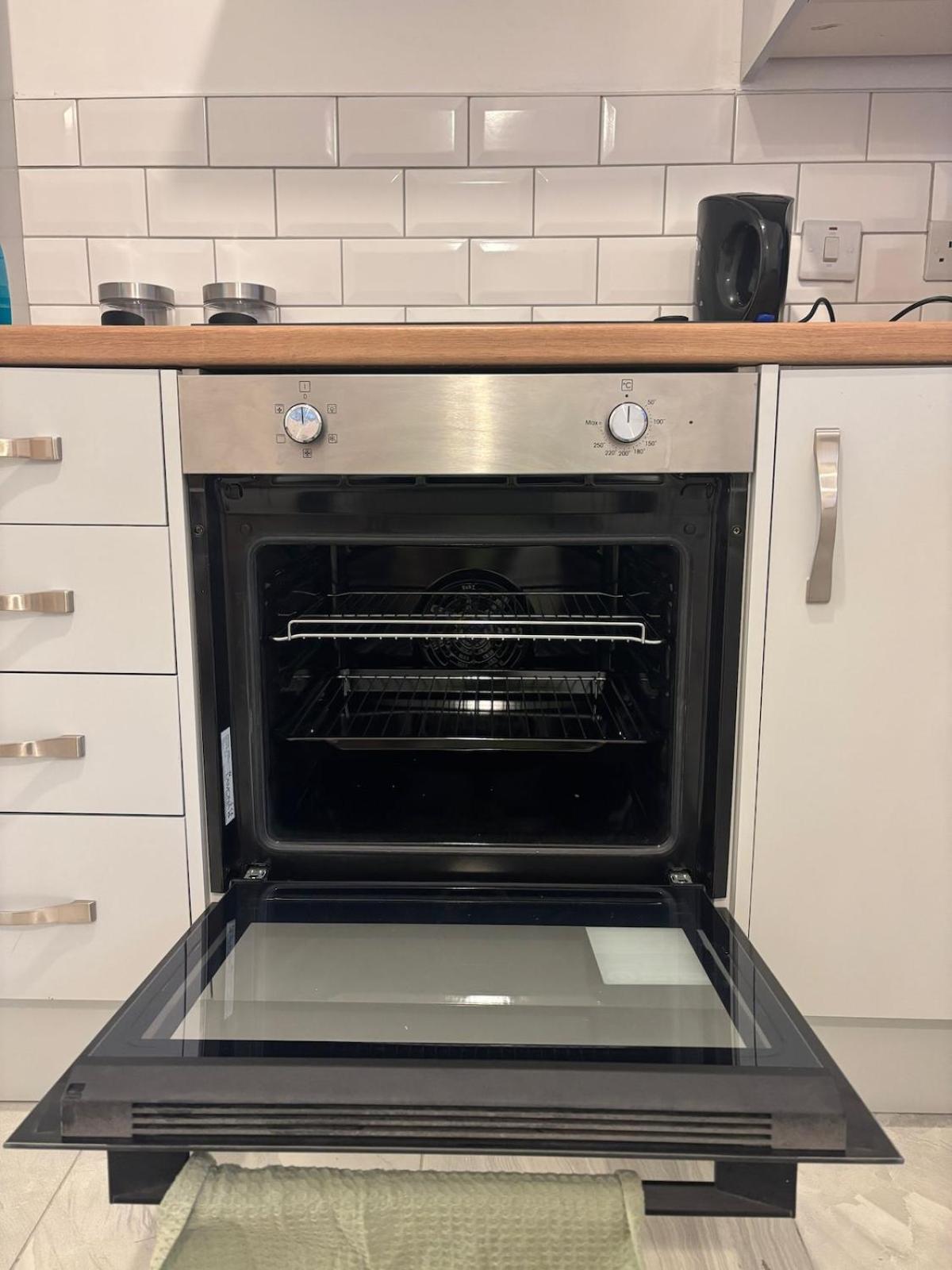 Stylish & Cozy 2-bed Entire Apartment